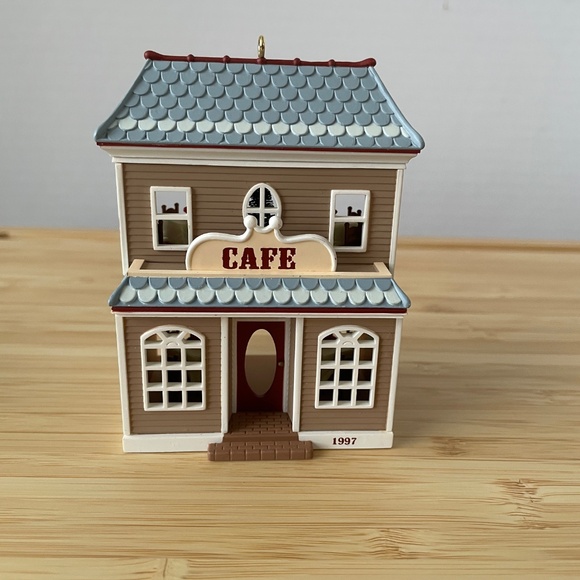 Lot 5 Hallmark Ornaments Nostalgic Houses & Shops 1996-99 NO boxes Halls Station - Picture 4 of 12